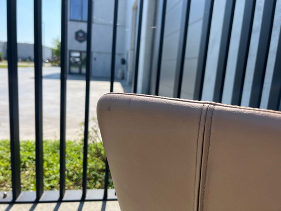 Image 1 of Vitra Monopod Ledersessel