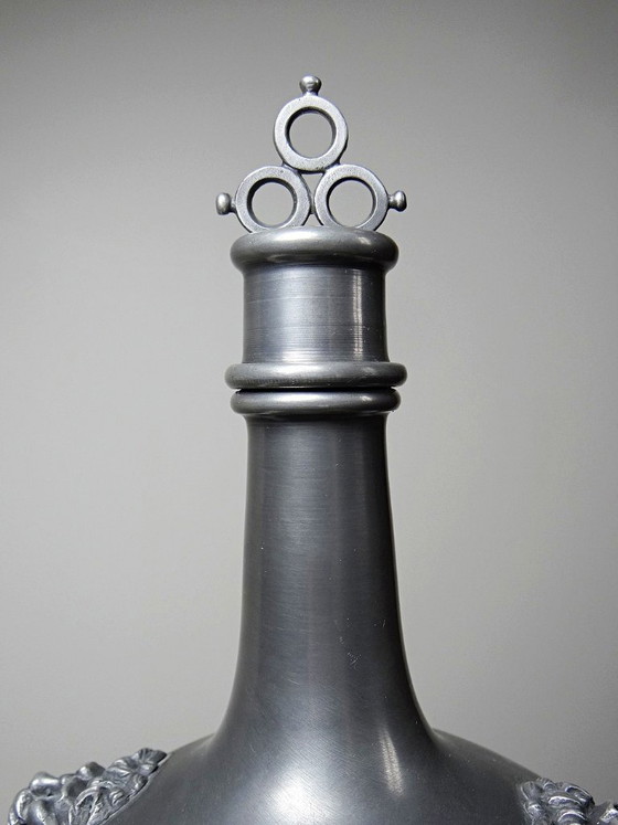 Image 1 of Decoratieve fles, tin, Italië, Peltro, versierd met een leeuwenkop, jaren 1960-1980
