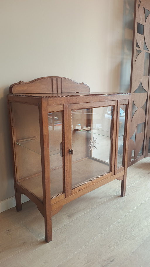 Meuble à thé art déco élégant avec de beaux détails