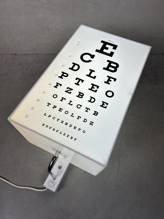 Image 1 of Lampe murale vintage pour test de lecture (cabinet d'ophtalmologie)