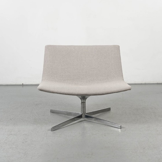 1x Arper Catifa 80 lounge armchair – Chairs and lounge chairs, Metal, Textile (photo 2 of 7)