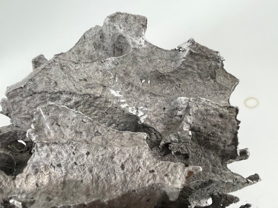 Image 1 of Bougeoir sculptural de style brutaliste en aluminium massif moulé