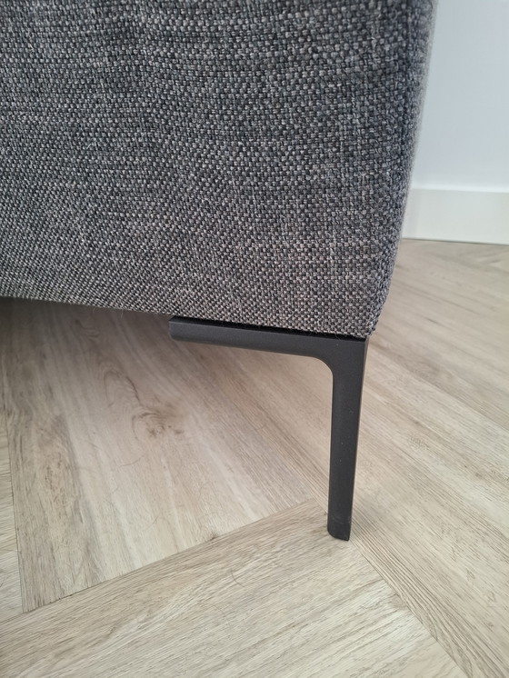 Image 1 of Divano Bloq con pouf Barrell di design su Stock