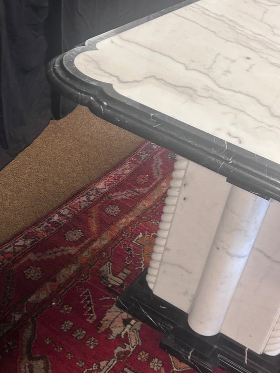Image 1 of Black and white Hollywood marble table, Regency seventies