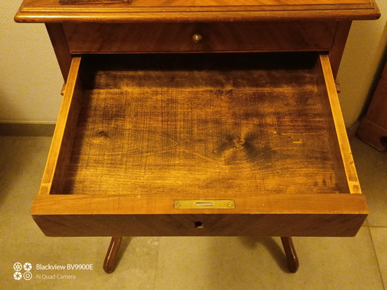 Image 1 of Mesa de costura con pequeños defectos.