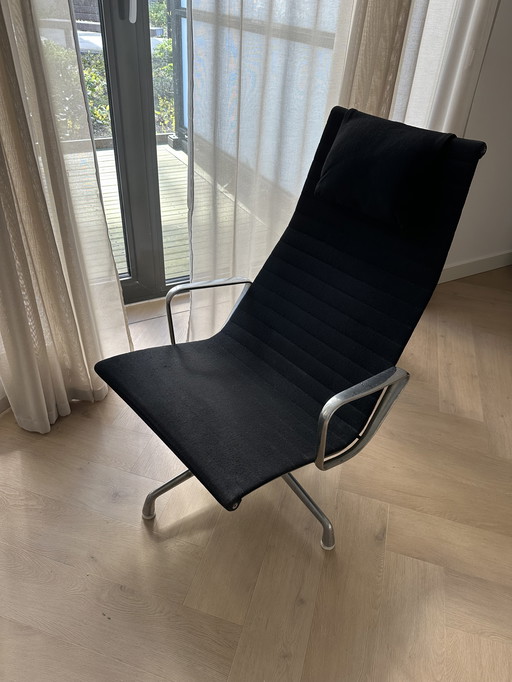 Vintage Herman Miller EA 124 Lounge Chair