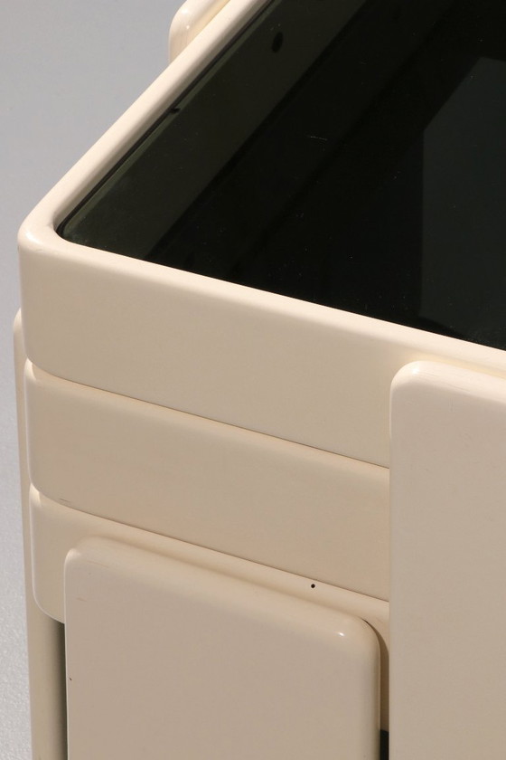 Image 1 of Stapeltische von Gianfranco Frattini für Cassina – Original cremeweißer Lack