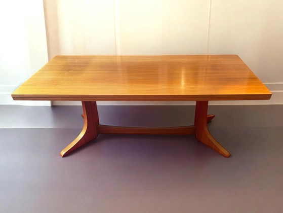 Vintage uitschuifbare en in hoogte verstelbare salontafel van houtfineer en massief houten poten, Duitsland (photo 2 of 9)