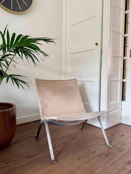 Poltrona lounge PK22 di Poul Kjærholm