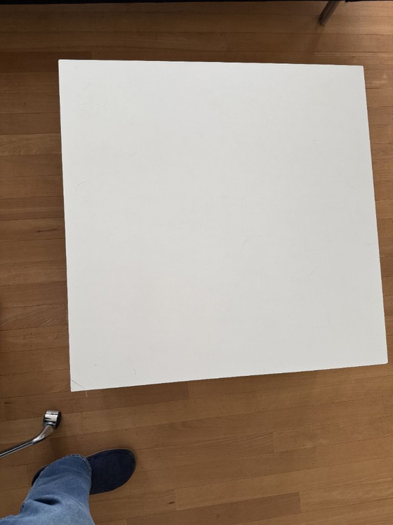 Image 1 of White lacquered coffee table 80x80 cm