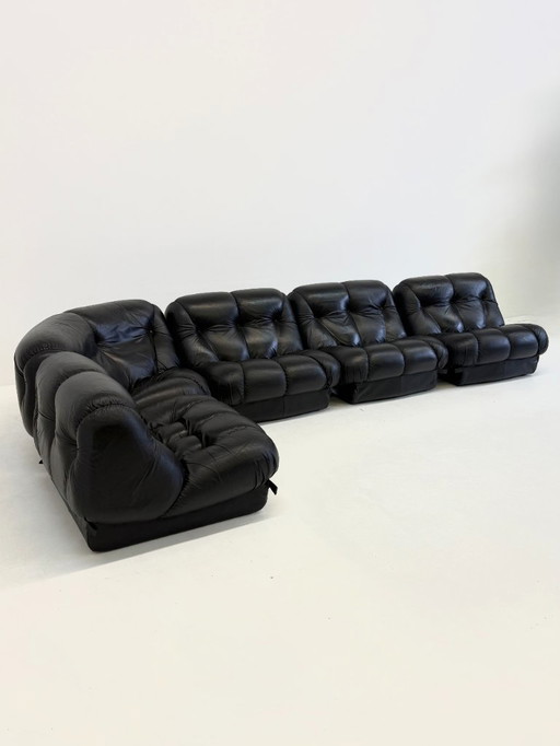 Divano lounge componibile Nuvolone in pelle nera Rino Maturi per Mimo Padova