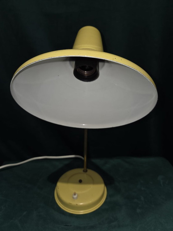 Image 1 of Vintage Gele Bureaulamp – Industriële Klassieker met Zwanenhals