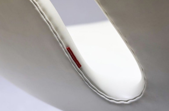 Image 1 of Silla Swan del 50.º aniversario, edición limitada