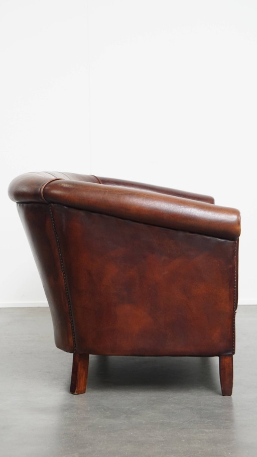 2,5-sitziges Clubsofa aus Schafsleder mit warmer Farbe