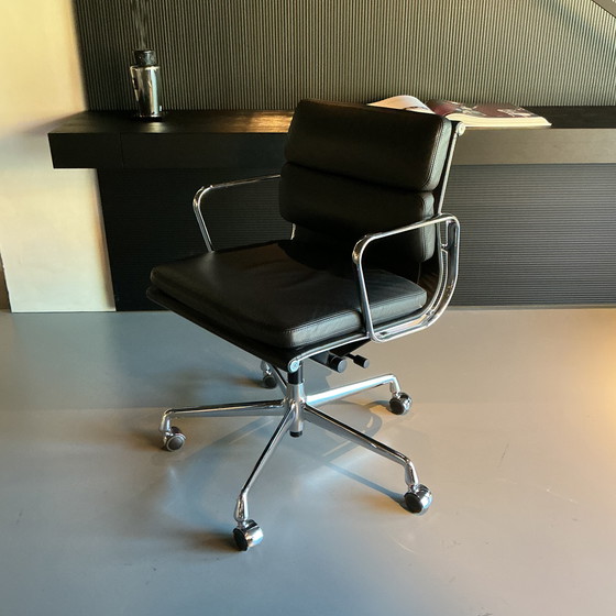 Image 1 of Vitra Eames EA 217 softpad office chair