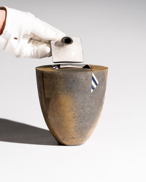 Hans-Peter Mader Sculptural Raku Lidded Studio Vase Germany, 1991 Studiokeramik