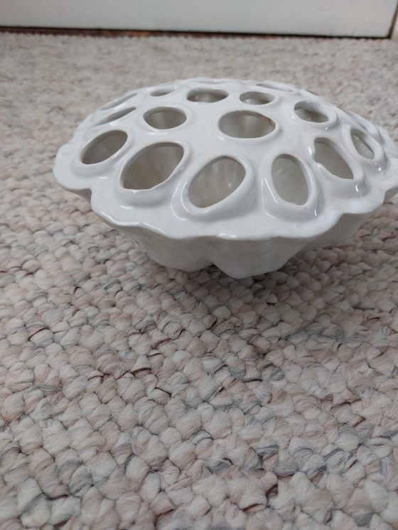 Image 1 of vaso di tulipani in terracotta d'epoca