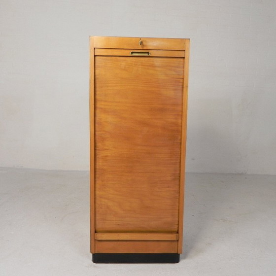 Image 1 of Armario antiguo con persiana enrollable de madera de abedul, Ekawerk Horn Lippe, Alemania, década de 1950.