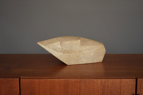 Image 1 of Sculpture abstraite en pierre. 1970s