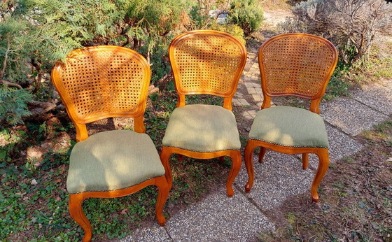 Image 1 of Set van 6 vintage stoelen in Franse stijl met rieten rugleuning – gerestaureerd