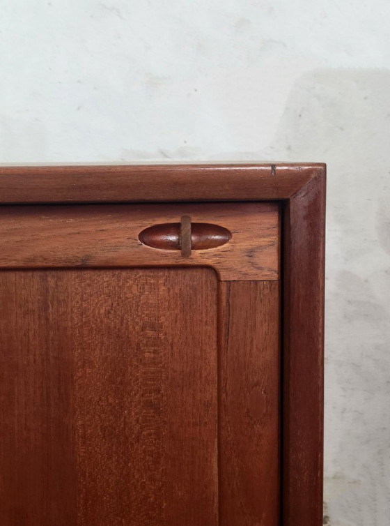 Original H.W. Klein sideboard for Bramin, Danish design from the 1960s – Wood (photo 7 of 11)