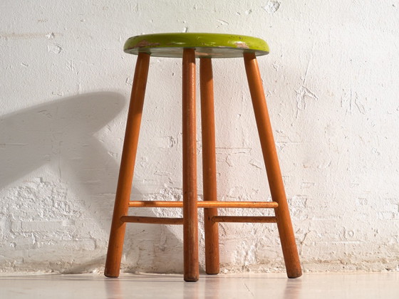Taburete de madera antiguo con asiento redondo – Europa Central, c. 1950 – Rustic (photo 28 of 40)
