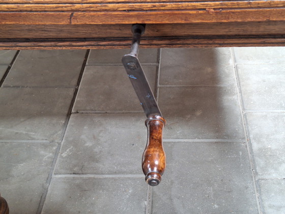 Image 1 of Ancienne table de salle à manger victorienne avec guirlande