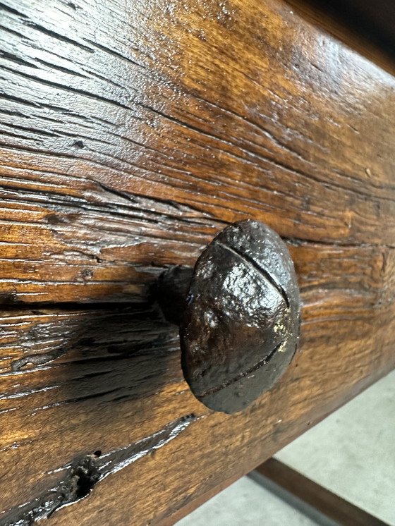 Image 1 of Table d'appoint coloniale espagnole ancienne