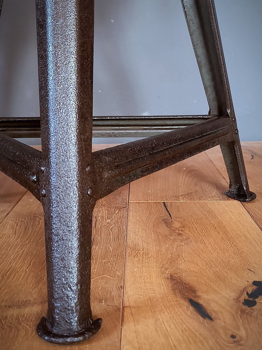 Rowac stool 50 cm 1x Marked workshop stool Bauhaus design