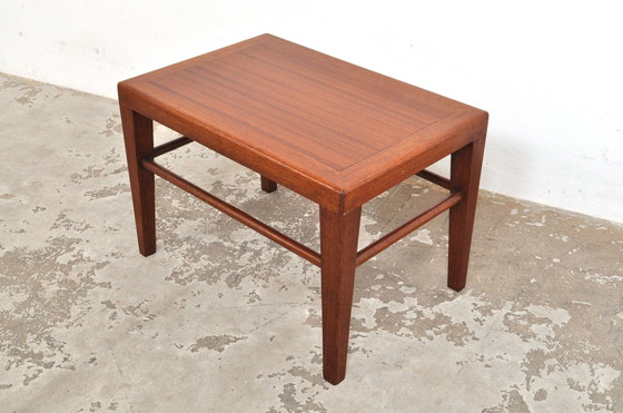 Image 1 of Mesa auxiliar o mesa de centro de caoba, década de 1950