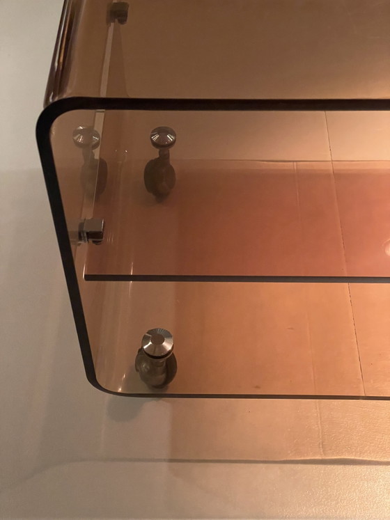 Carrello di servizio vintage in plexiglas color marrone fumo – Michel Dumas per Roche Bobois, anni '70 (photo 8 of 11)