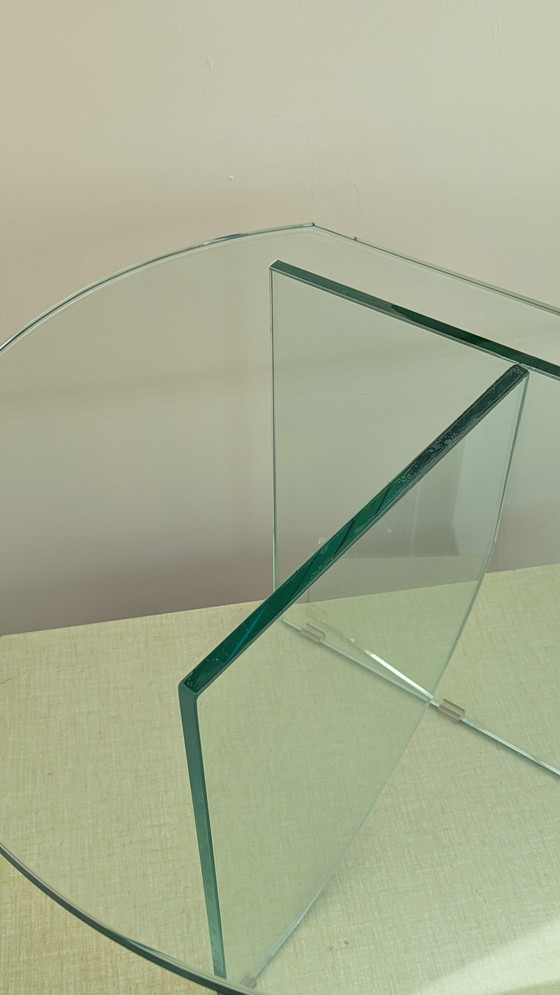 Image 1 of Mesa de centro de cristal geométrica Diseño escultural