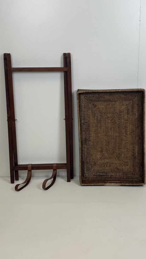 Image 1 of Plateau de service vintage en rotin / plateau de majordome pliant en bois