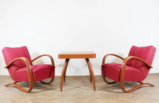 Paar Mid-Century Sessel mit Couchtisch, Jindrich Halabala Stil, Bugholz Lounge-Sessel, Rote Polsterung, 1950er tschechisches Des