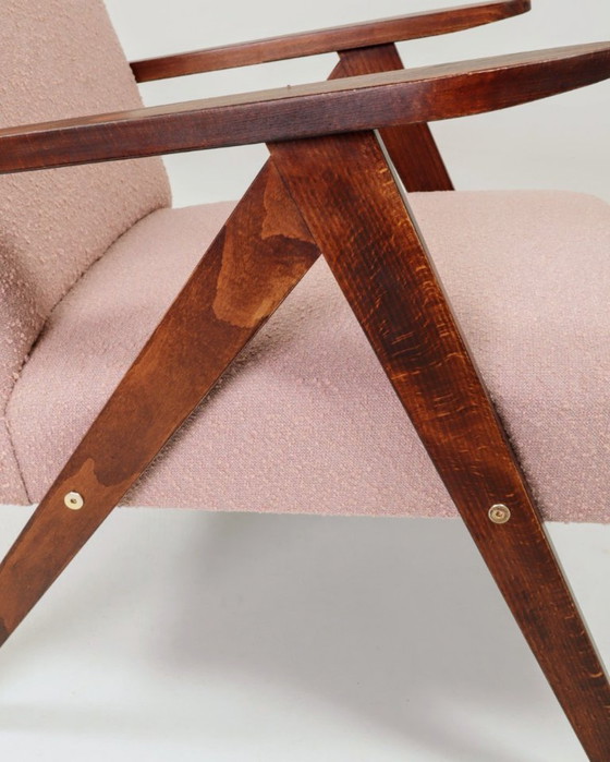 Image 1 of Vintage fauteuil rustiek hout roze bouclé stof zigzag modern design 1970