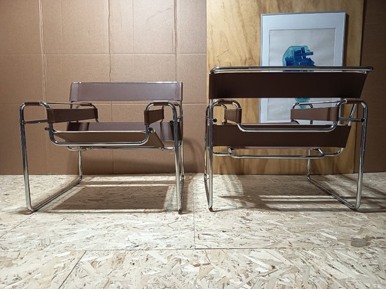 Image 1 of Poltrone Knoll Wassily B3 2 nuove/usate in pelle color noce di Marcel Breuer € 4.400