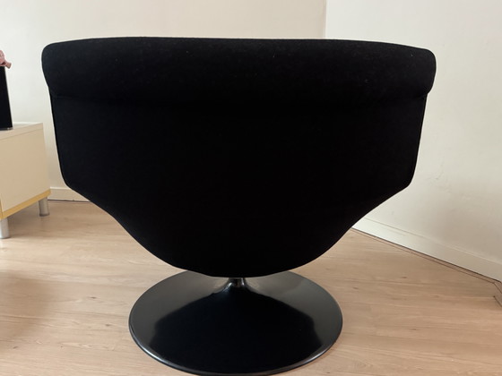 Image 1 of Artifort F520