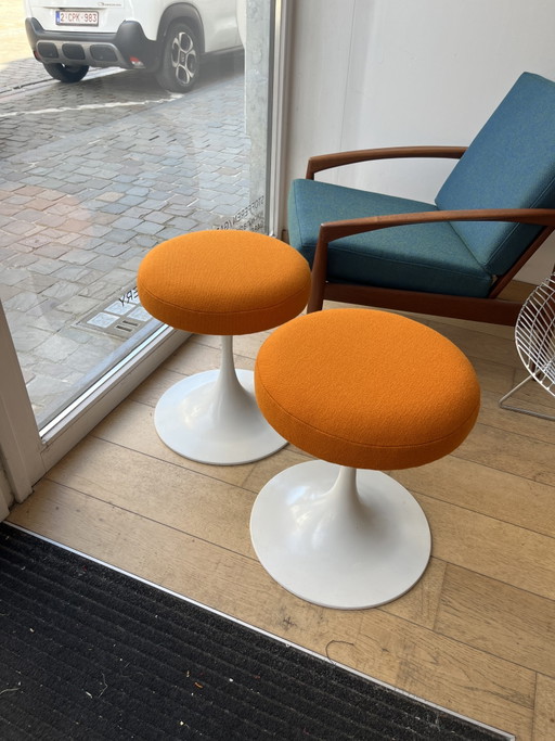Tabouret de bar/tabouret Tulipe – Retapissé professionnellement avec du tissu Kvadrat Hallingdal – Vintage – 395 €/pièce