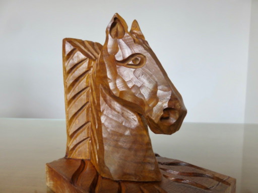 Een paar boekensteunen van beukenhout, met guts bewerkt, jaren 1930-1940. – decoratieve objecten, Wood (photo 2 of 13)