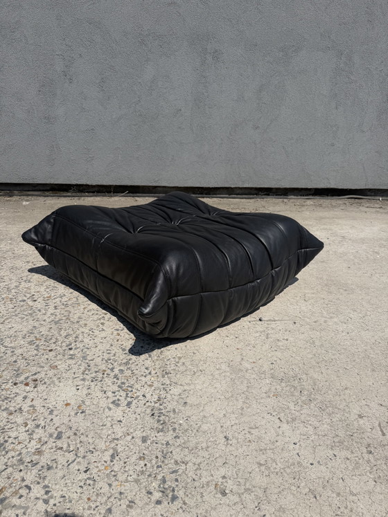 Image 1 of 100 % authentisches Ligne Roset Togo 1-teiliges Set + Pouf, originales schwarz-weißes Leder