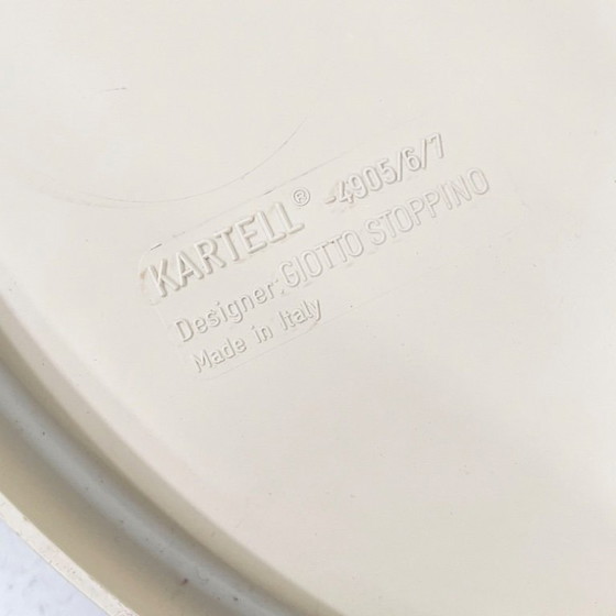 Image 1 of Zwei weiße Satztische von Giotto Stoppino für Kartell, 1970er Jahre