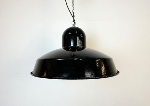Lámpara colgante industrial de esmalte negro, década de 1960