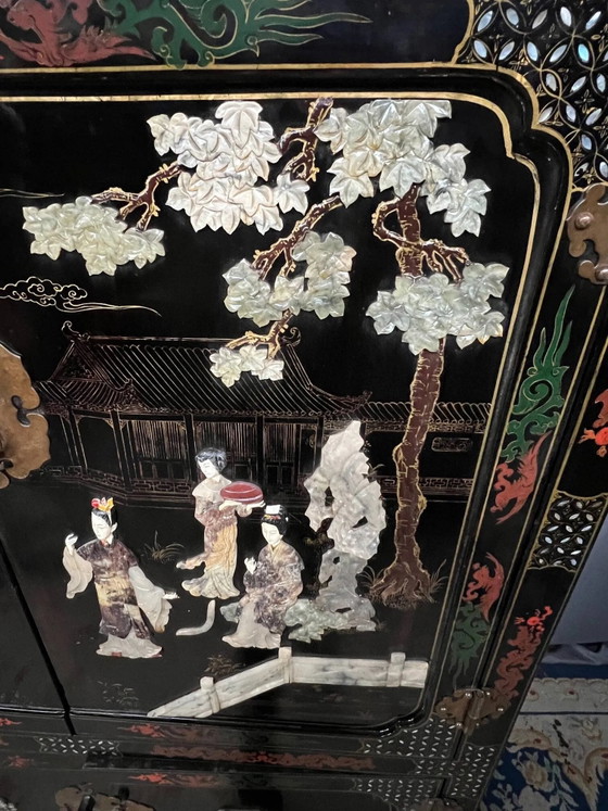 Mobile in stile Chinoiserie. Intarsiato con steatite, giada, marmo e avorio. – Armadi, Marble (photo 8 of 9)