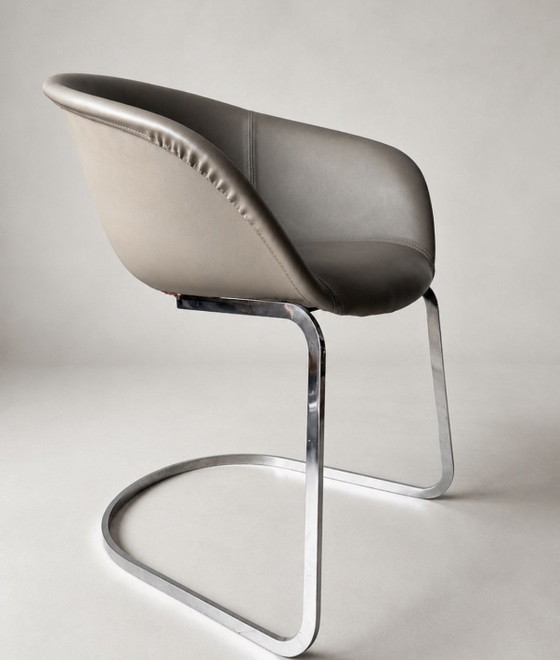 4 Sillas Arper Duna, de Lievore Altherr Molina, Italia (2014) – Sillas de comedor, Chrome, Leather (photo 9 of 13)