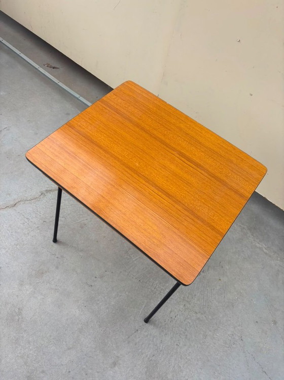Tavolino vintage in legno Mid-Century con gambe in metallo nero – anni '60 – Tavolini, Wood (photo 4 of 7)