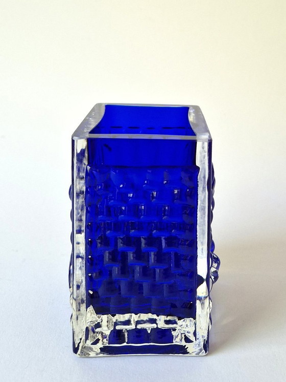 Image 1 of Josef Schott - Vase bloc bleu - Smålandshyttan Suède