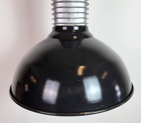 Image 1 of Grote industriële hanglamp van zwart emaille van Philips, jaren 60.
