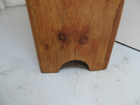 Image 1 of Antieke grenenhouten ladekast