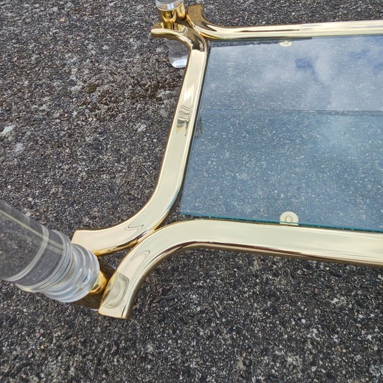 Image 1 of Italienischer schwerer zweistöckiger Couchtisch aus Lucite, Tommaso Barbi, Regency-Stil, 80er Jahre
