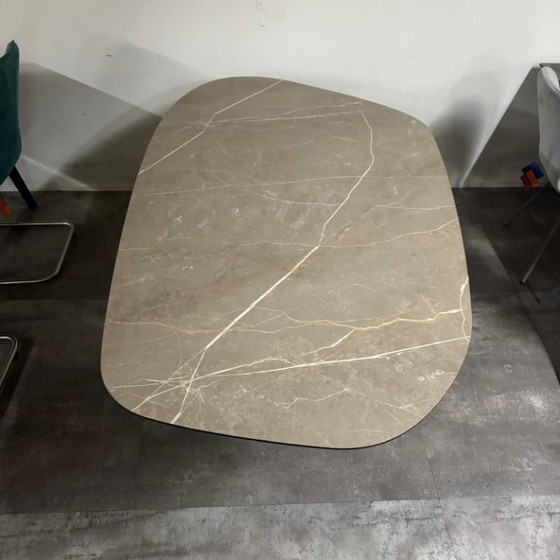 Image 1 of 1x table talk 5 eetkamertafel